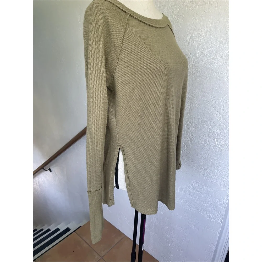 Free People Snowy Thermal Waffle Knit Thumbholes Tunic Top Olive Green Size S